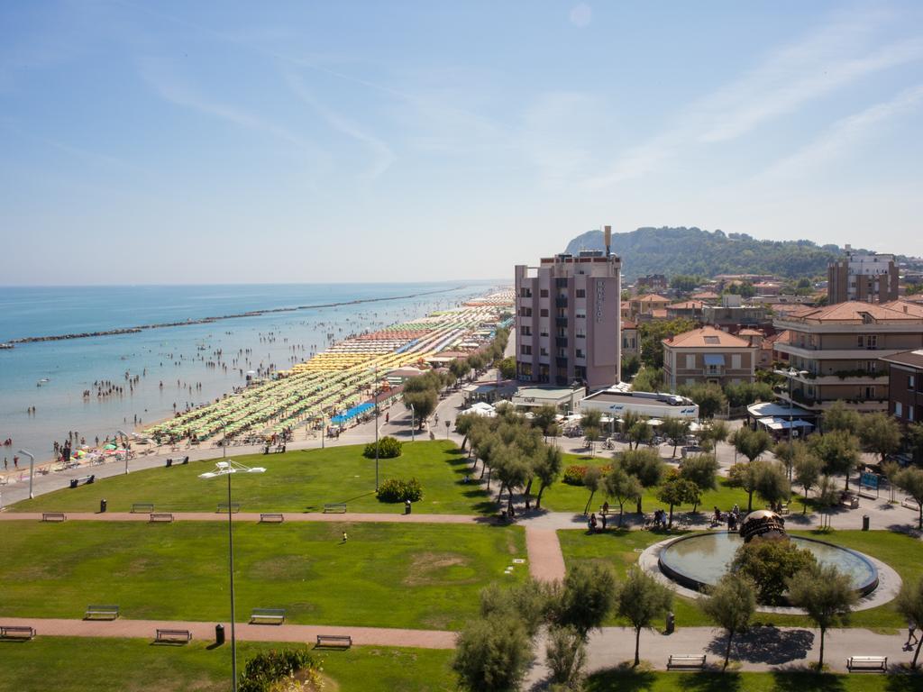 Hotel Metropol Pesaro Exterior foto